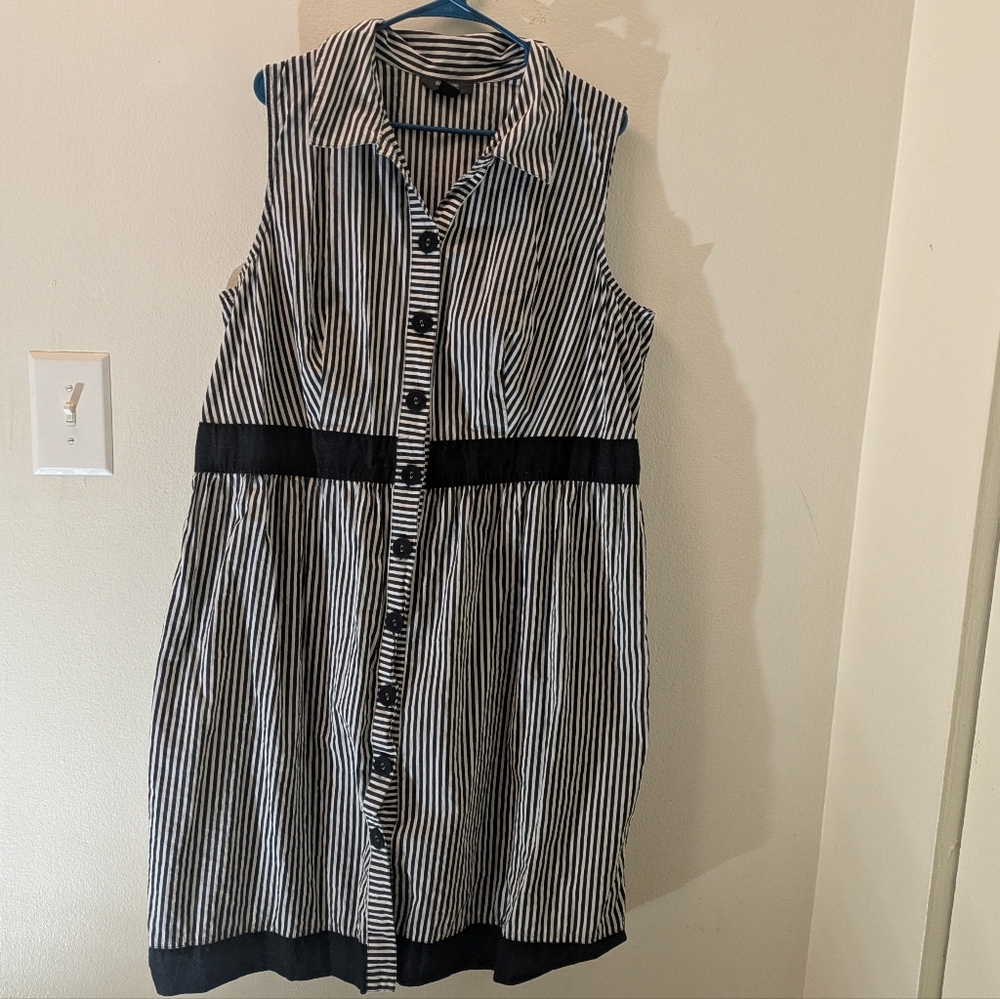 Striped Black and White Sleeveless Dress